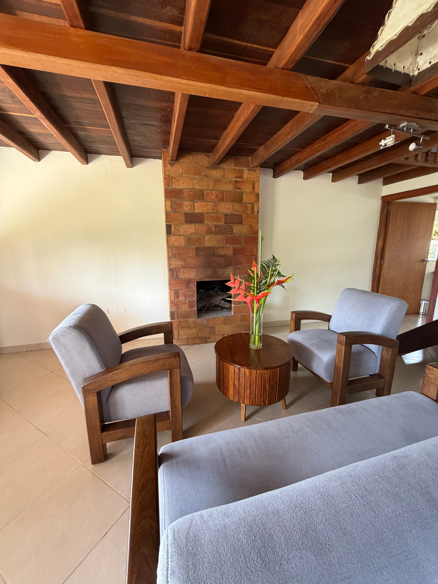 Fireplace lounge